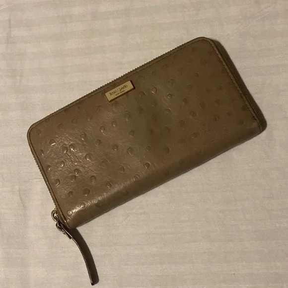 Kate Spade Embossed Wallet EUC - Picture 8 of 16